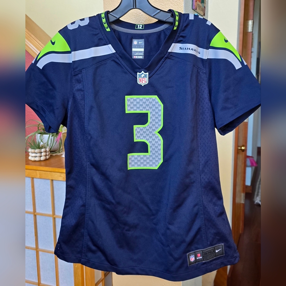 NWT Russell Wilson Navy Womens Short Sleeve Jersey Size Large Womens